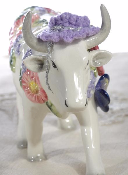 Ceramic Creative Lady Cow Decoration Figurine